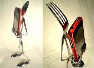 fork-and-spoon-iphone-stand