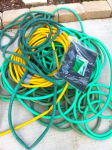recyclart-org-recycled-hoses-into-garden-mat-5-600x803
